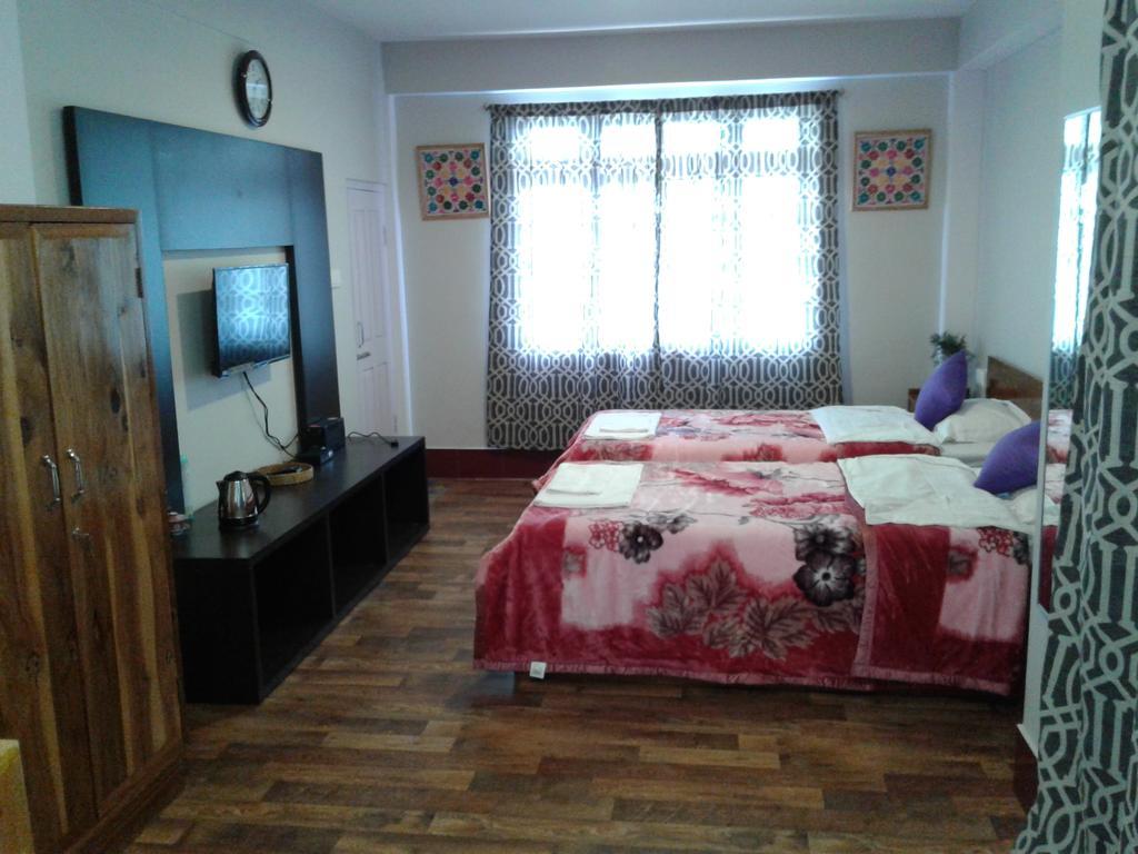 Aapas Residency Hotel Kalimpong Exterior photo
