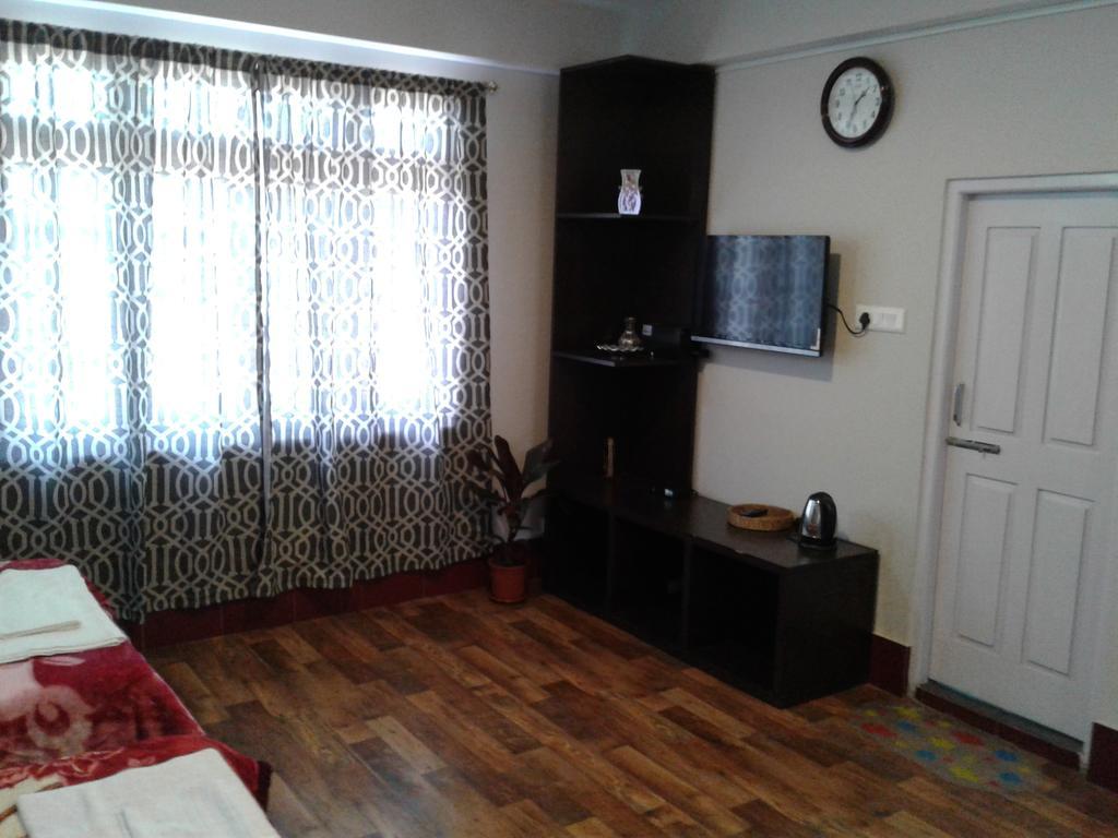 Aapas Residency Hotel Kalimpong Exterior photo