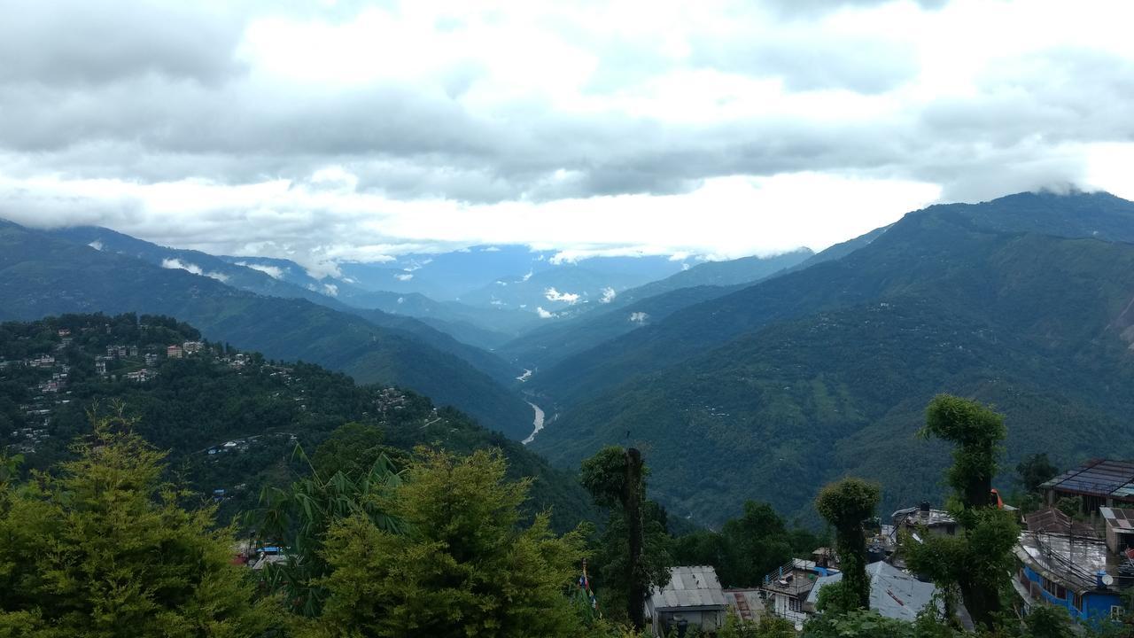 Aapas Residency Hotel Kalimpong Exterior photo